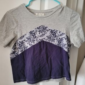Cropped grey and purple chevron pattern shirt